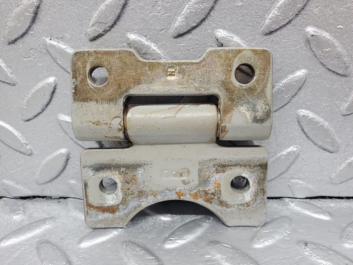 45551 Mercedes-Benz W126 420SE Door Hinge Pair Right Side A1237200037