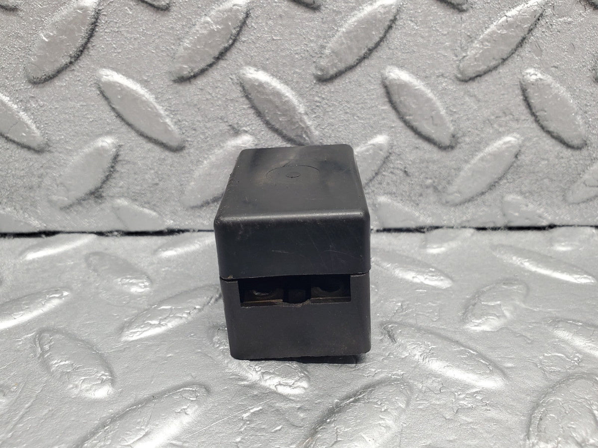 50516 Mercedes-Benz W108 280SE 3.5 Fuse Box Connector