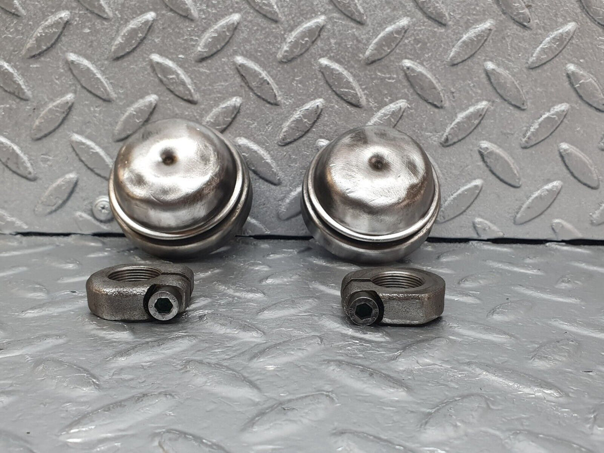 44044 Mercedes-Benz C123 230CE Coupe Wheel Hub Locking Cap Sets