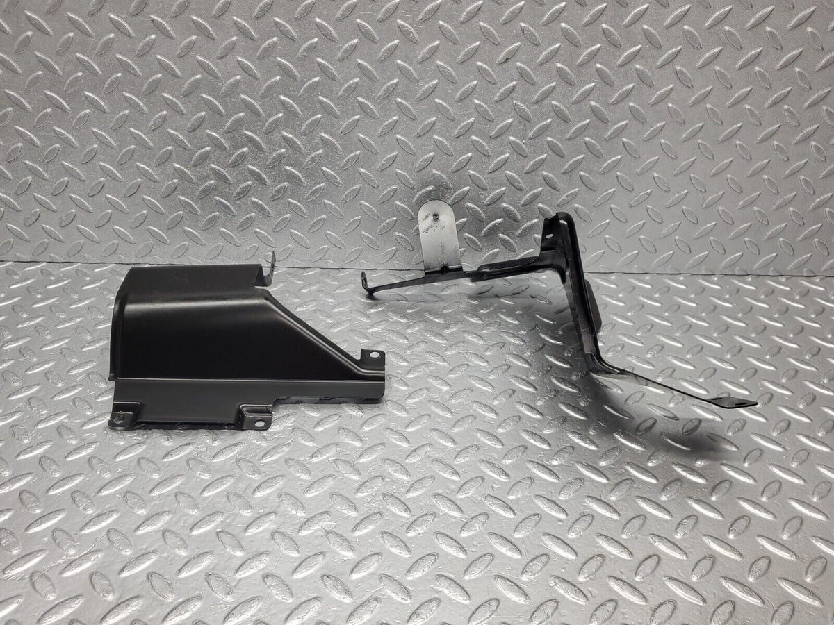 48082 Mercedes-Benz R230 350SL Coupe Rear Left Trunk Bulkhead Firewall Mount Bracket
