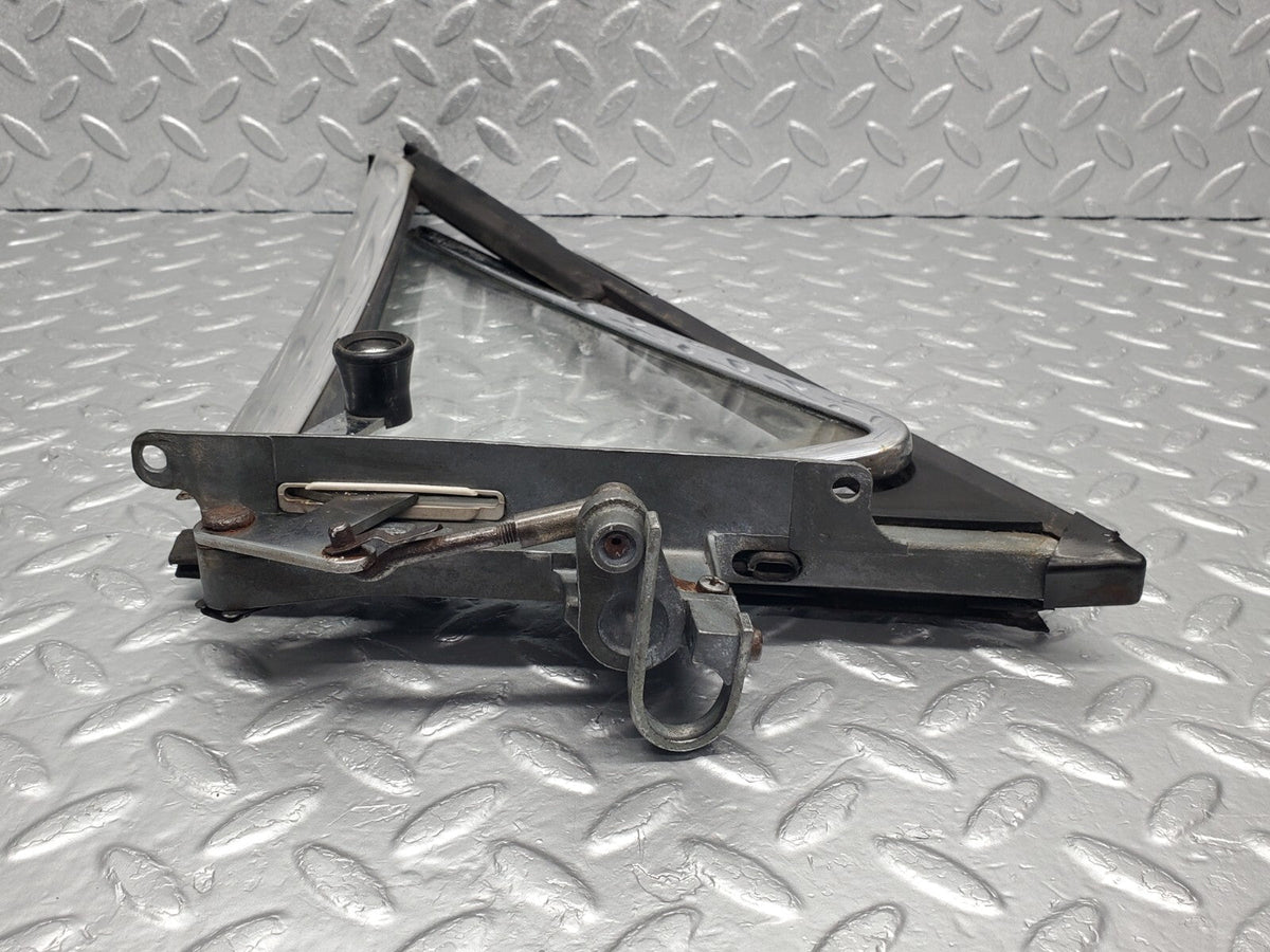 48551 Mercedes-Benz W108 Front Left Quarter Window