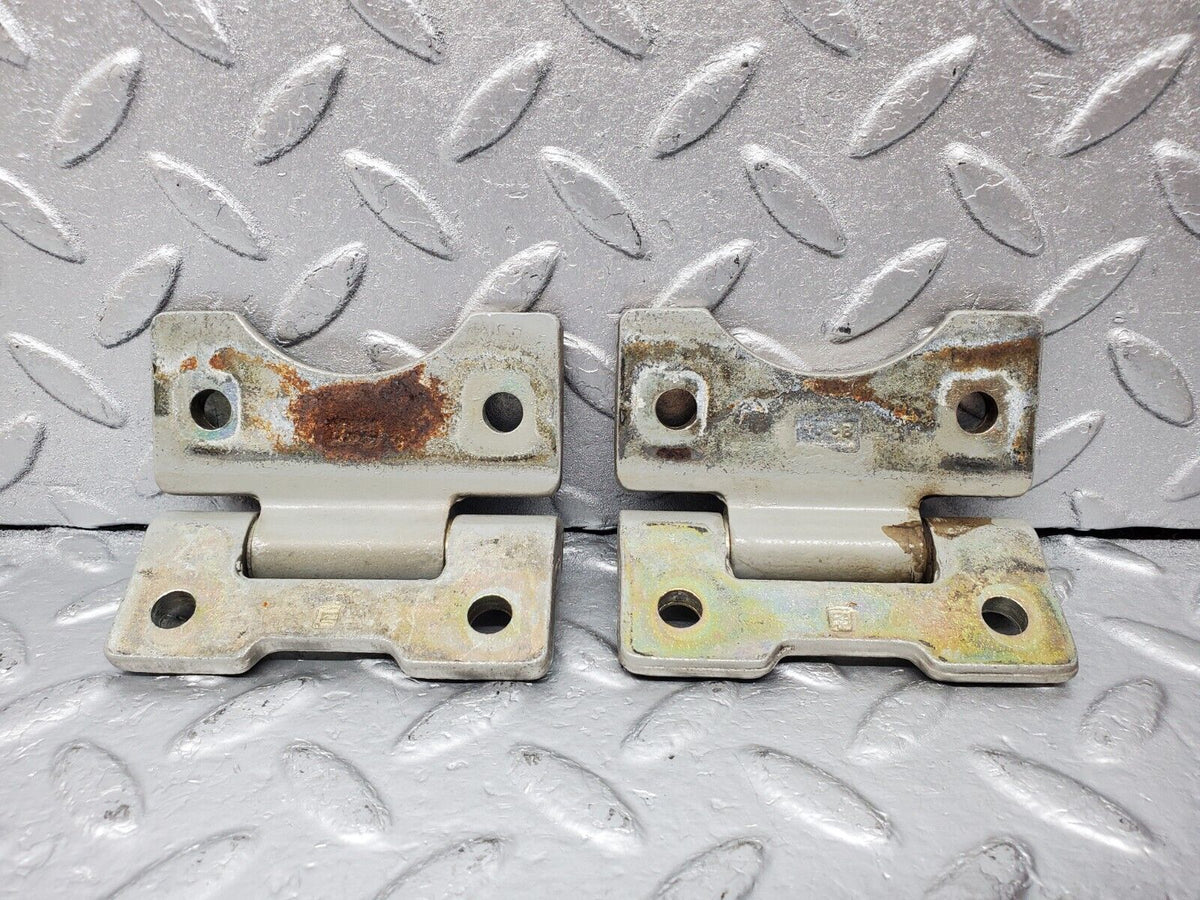 45552 Mercedes-Benz W126 420SE Door Hinge Pair Left Side A1237200037