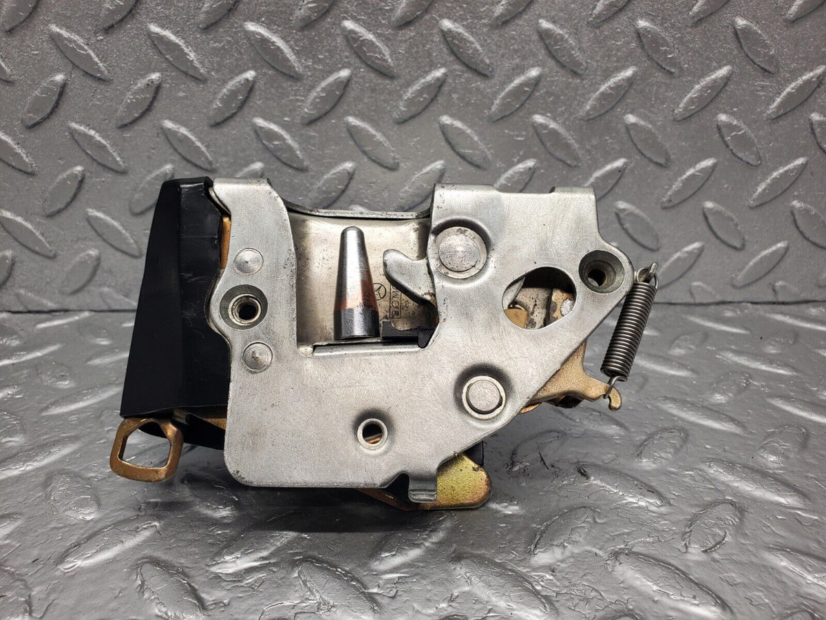 46383 Mercedes-Benz C123 280CE Coupe Left Door Lock Mechanism A1237230308