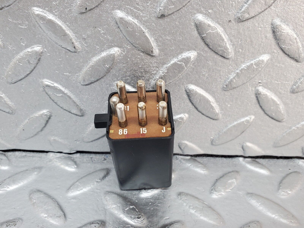 44357 Mercedes-Benz W123 280E Intermittent Wiper Relay A0008210863