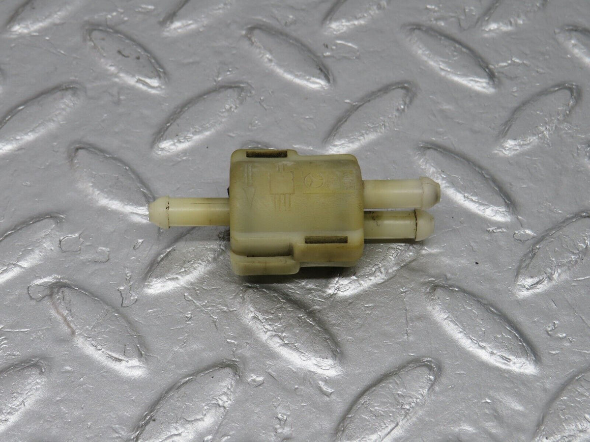 40689 Mercedes-Benz W123 300D Windscreen Washer Fluid Distributor