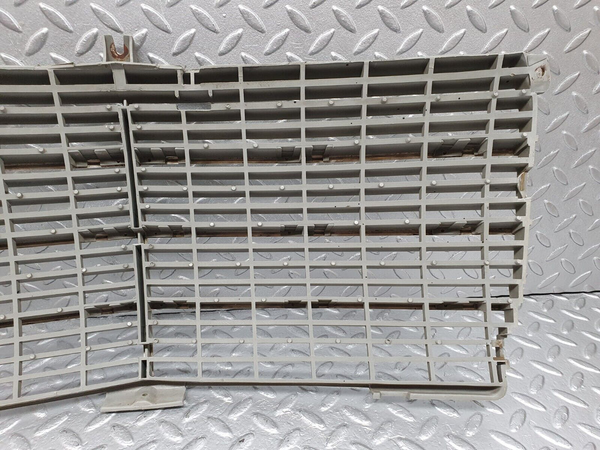 44103 Mercedes-Benz C123 230CE Coupe Bonnet Grill