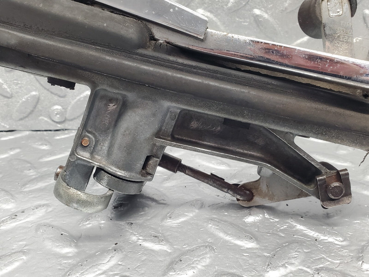 48551 Mercedes-Benz W108 Front Left Quarter Window