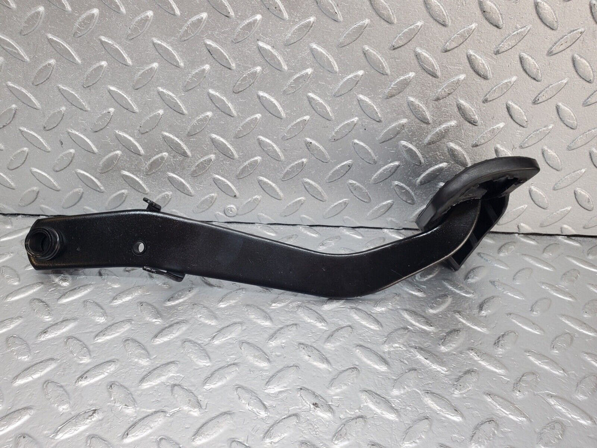 44592 Mercedes-Benz W124 220E Brake Pedal With Rubber A1232910082