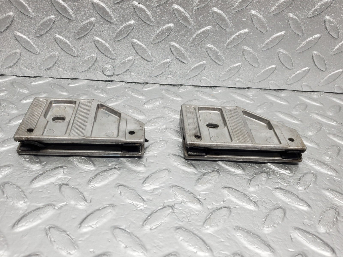48308 Mercedes-Benz C126 Coupe Door Window Guide Bracket A1267250332