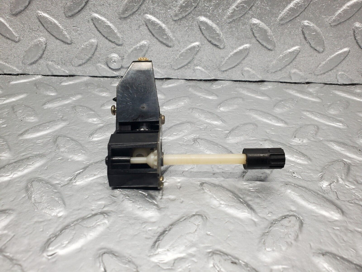 47612 Mercedes-Benz C126 500SEC Coupe Instrument Cluster Clock Adjuster