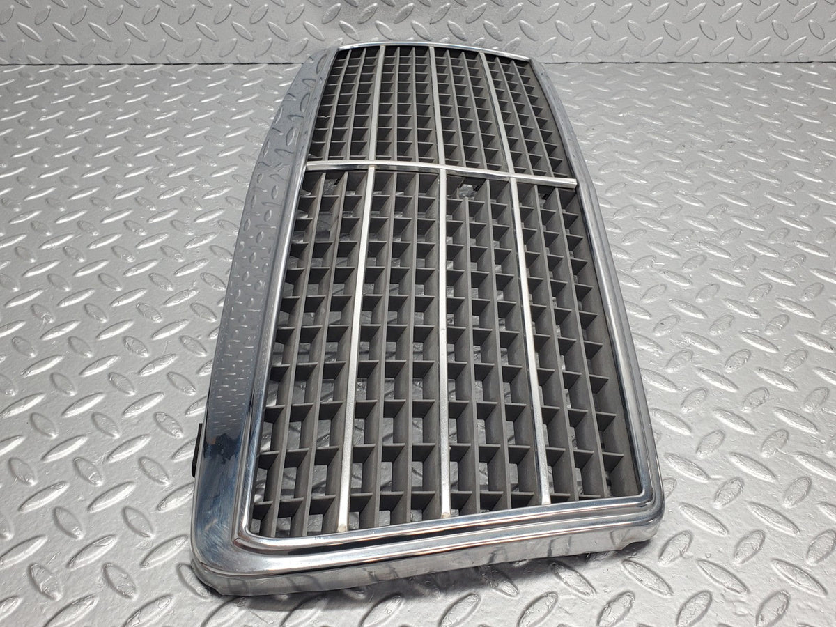49310 Mercedes-Benz A124 320E Cabriolet Bonnet Grill Chrome A1248880323