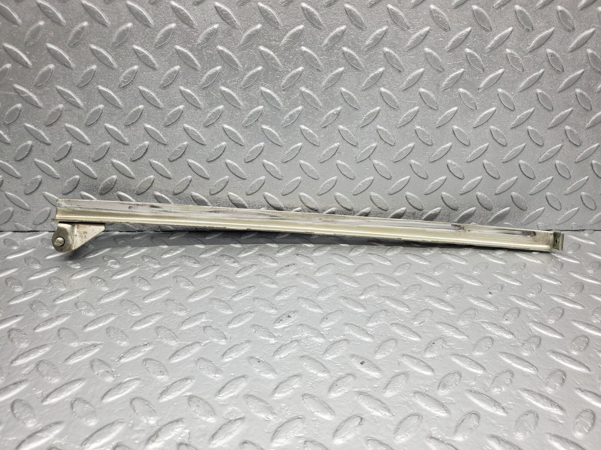 49196 Mercedes-Benz A124 320E Cabriolet Front Right Window Channel