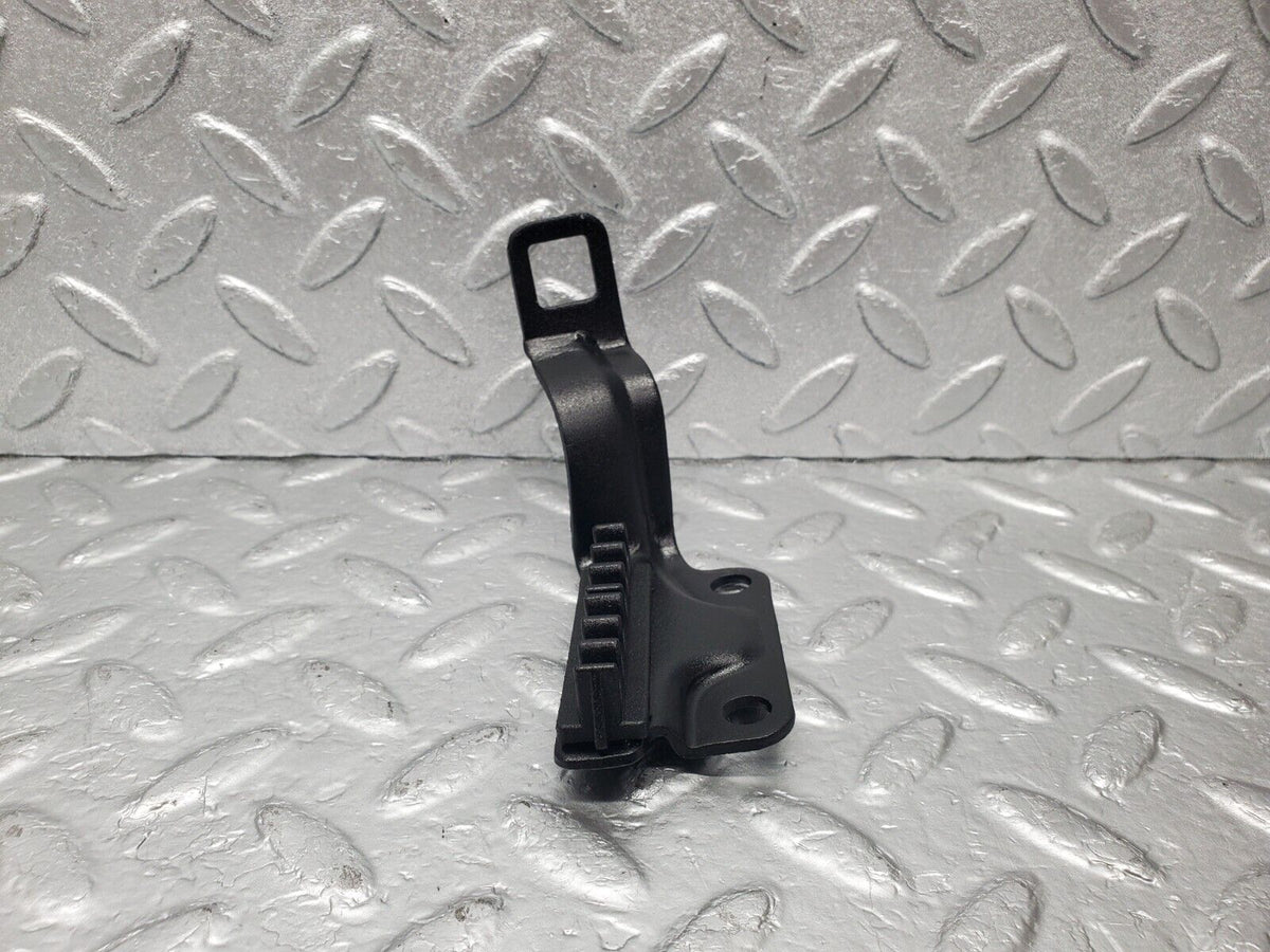 46680 Mercedes-Benz C123 280CE Coupe Ignition Coil Cable Wire Bracket