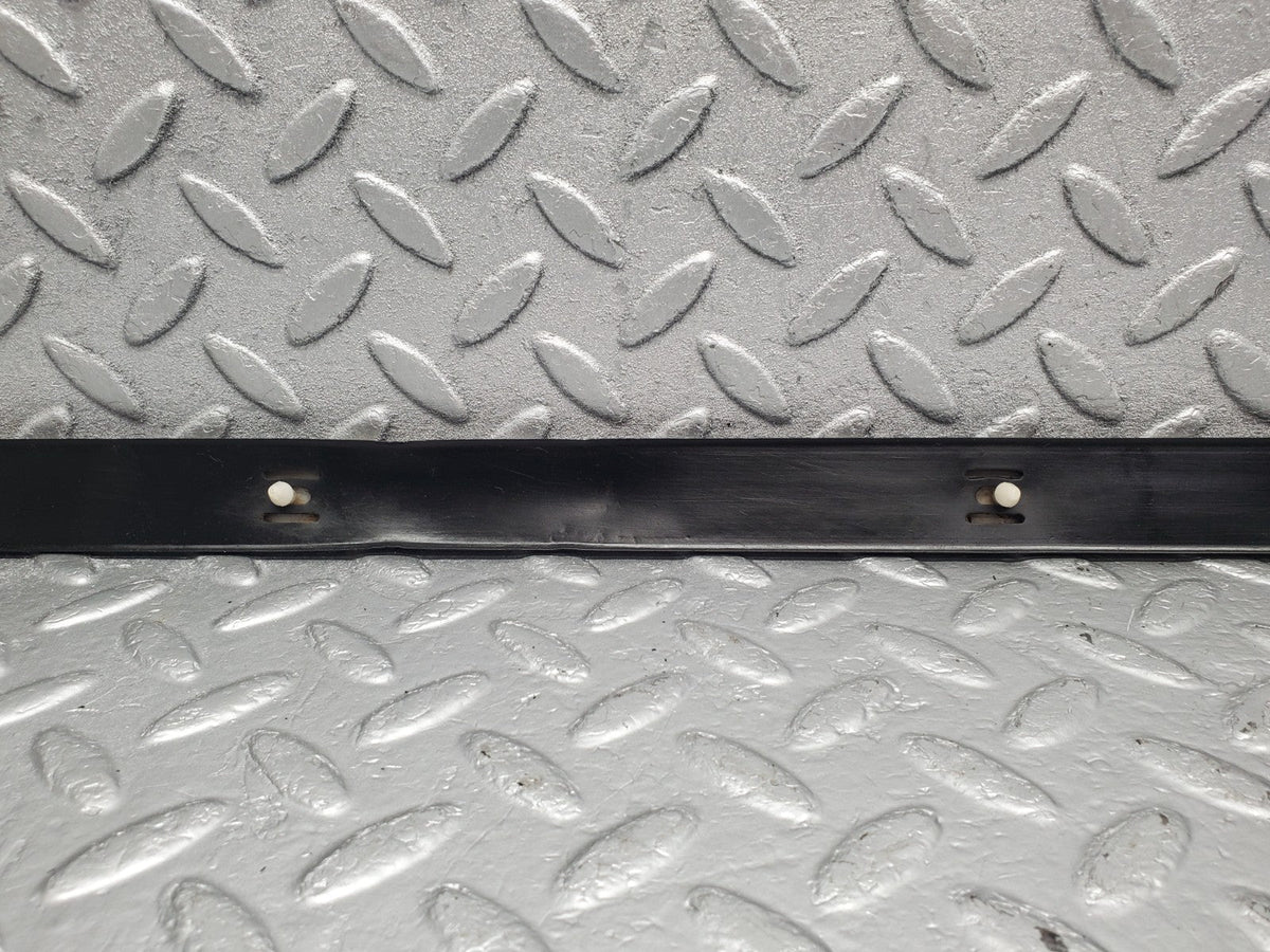 50942 Mercedes-Benz W108 280SE 3.5 Left Skirt Chrome Trim Strip