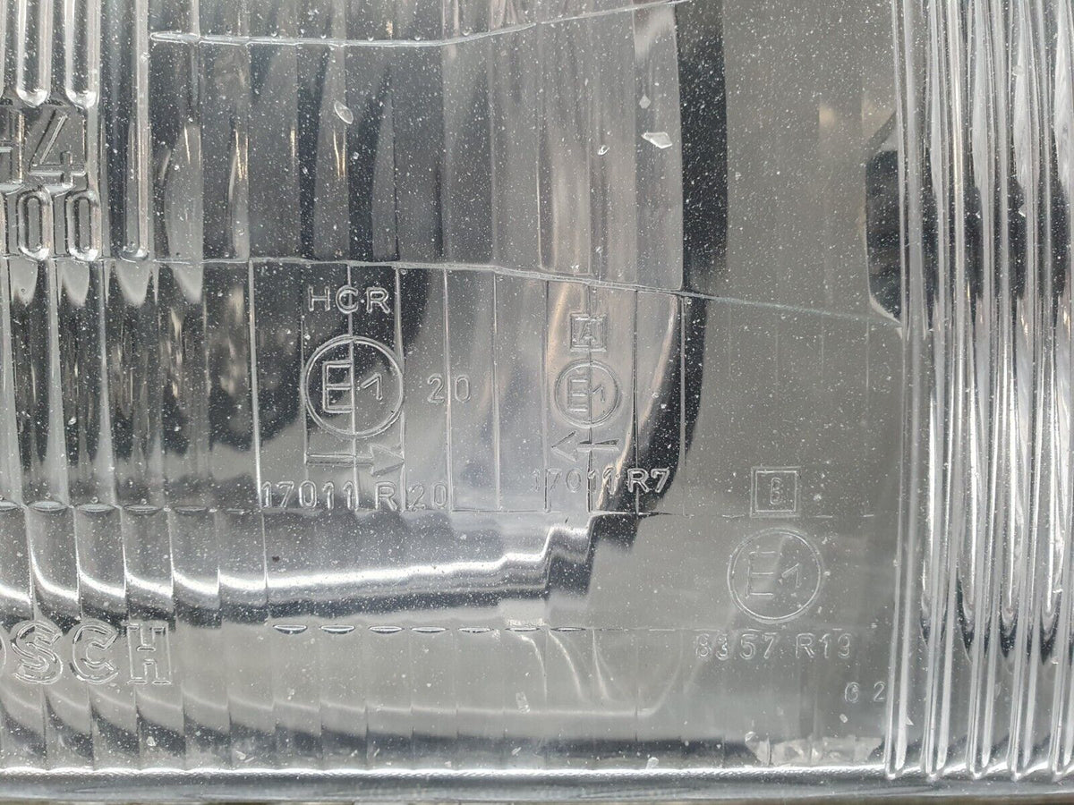 41013 Mercedes-Benz W126 300SE Headlight Right Side Bosch A1268209361 030106570