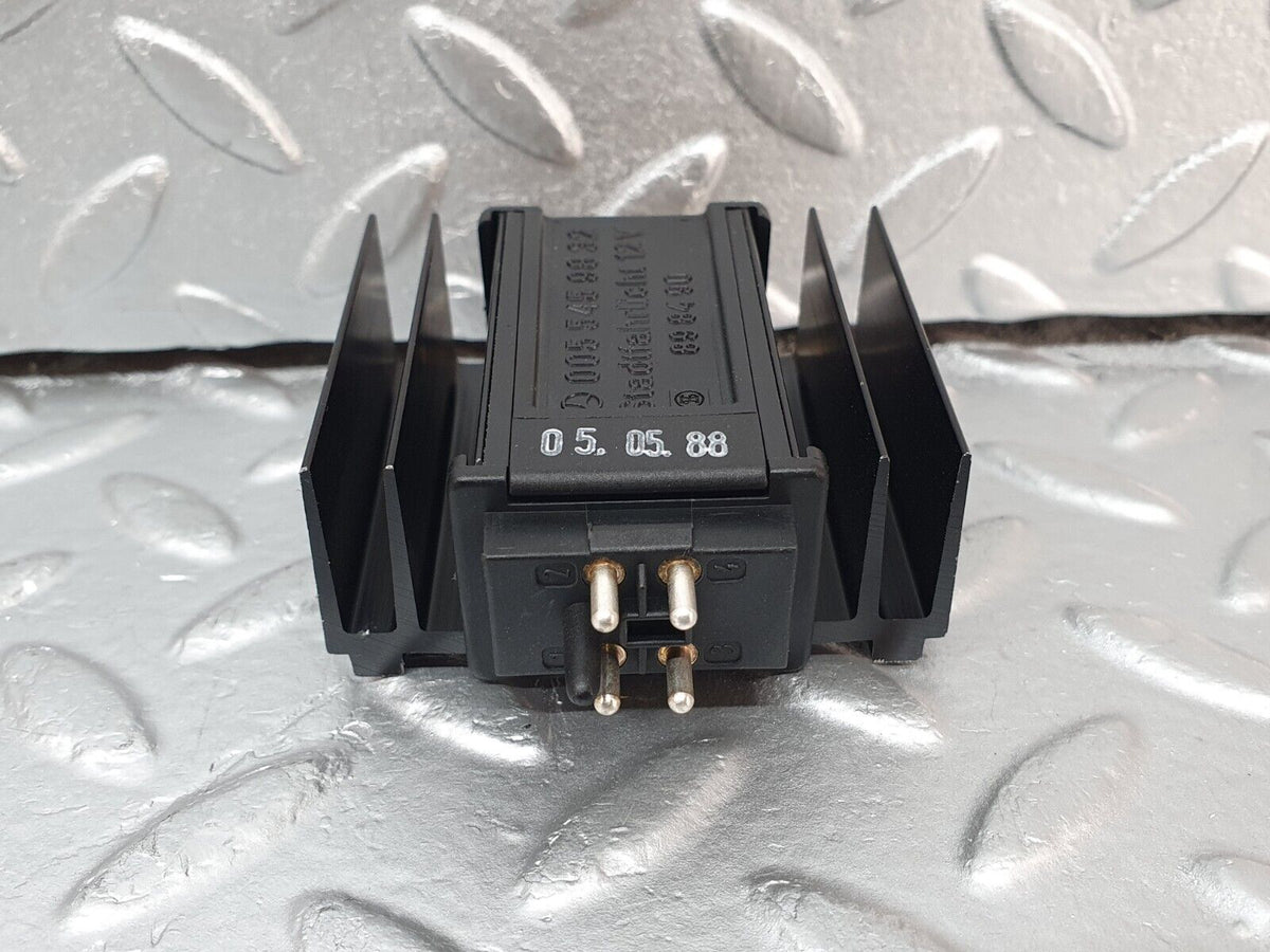 41901 Mercedes-Benz W202 C200 ECU Relay A0055459832