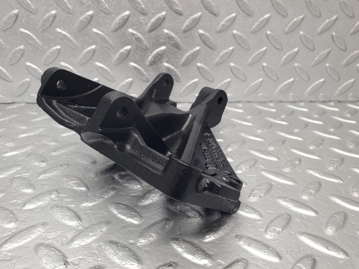46637 Mercedes-Benz C123 280CE Coupe Alternator Generator Bracket A1101550735