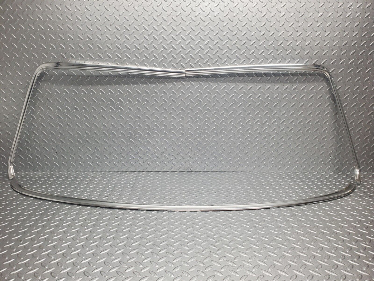47308 Mercedes-Benz W116 450SE Rear Windscreen Chrome Frame