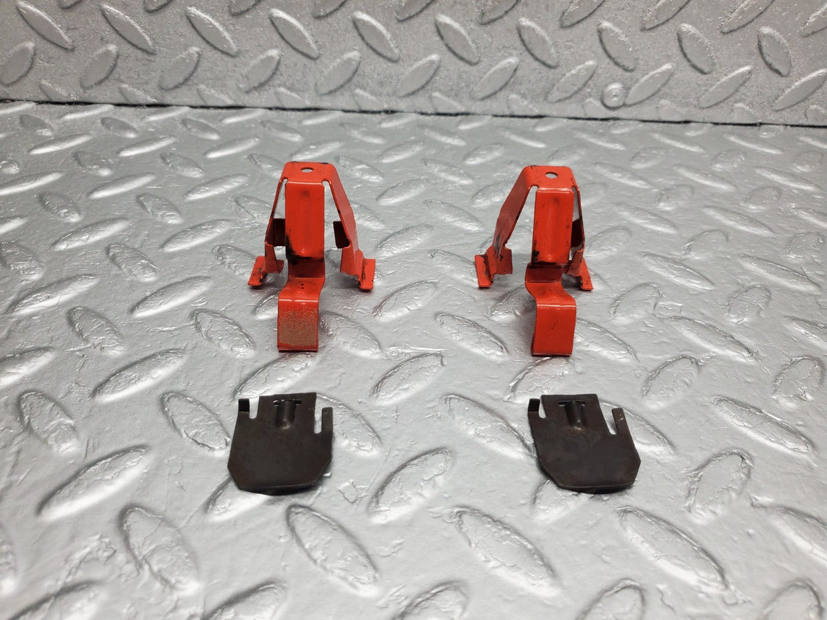 49251 Mercedes-Benz A124 320E Cabriolet Rear Seat Holder 2x