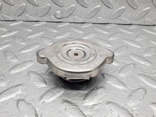48917 Mercedes-Benz A124 320E Cabriolet Radiator Cap