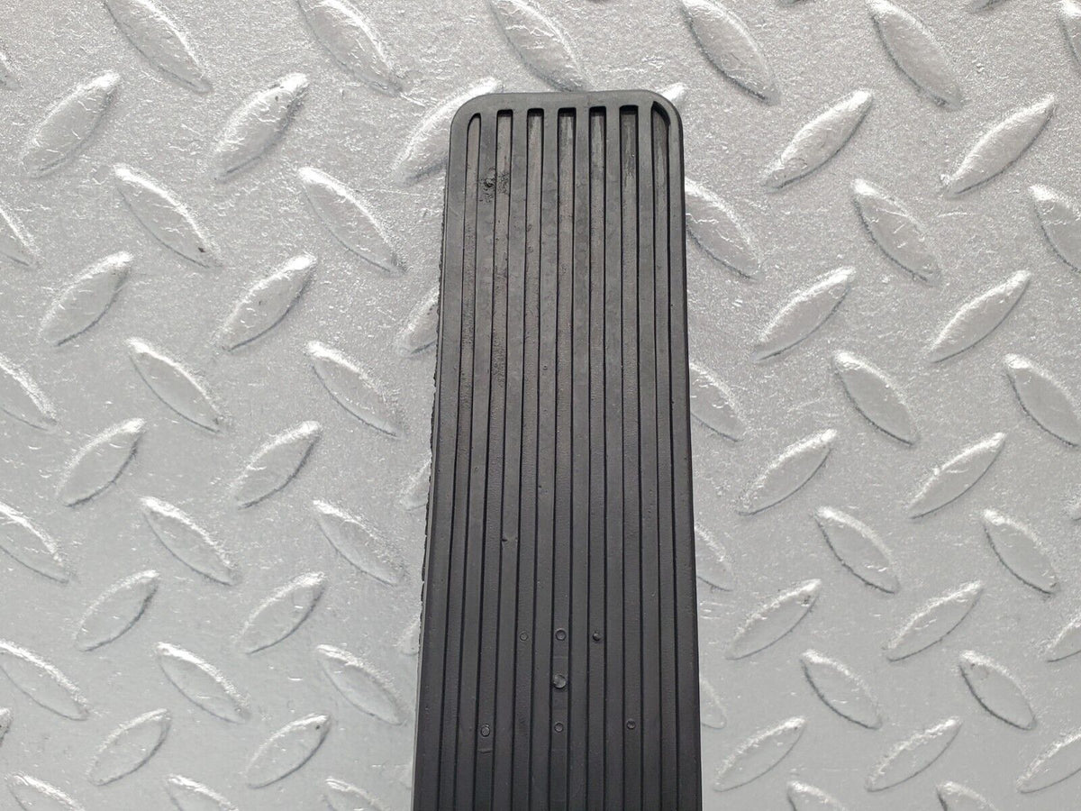 46362 Mercedes-Benz C123 280CE Coupe Accelerator Pedal With Rubber A1233010082