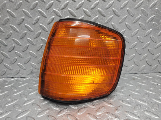 51232 Mercedes-Benz W126 Indicator Light Front Left Bosch 1305233061