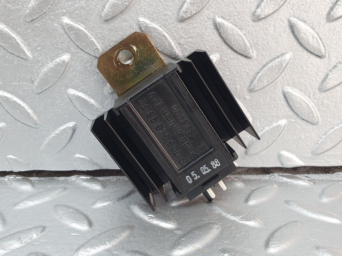 41901 Mercedes-Benz W202 C200 ECU Relay A0055459832