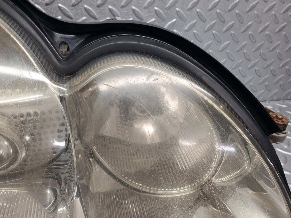 51211 Mercedes-Benz R230 Headlight Right Side Hella A2308207461 1305235461