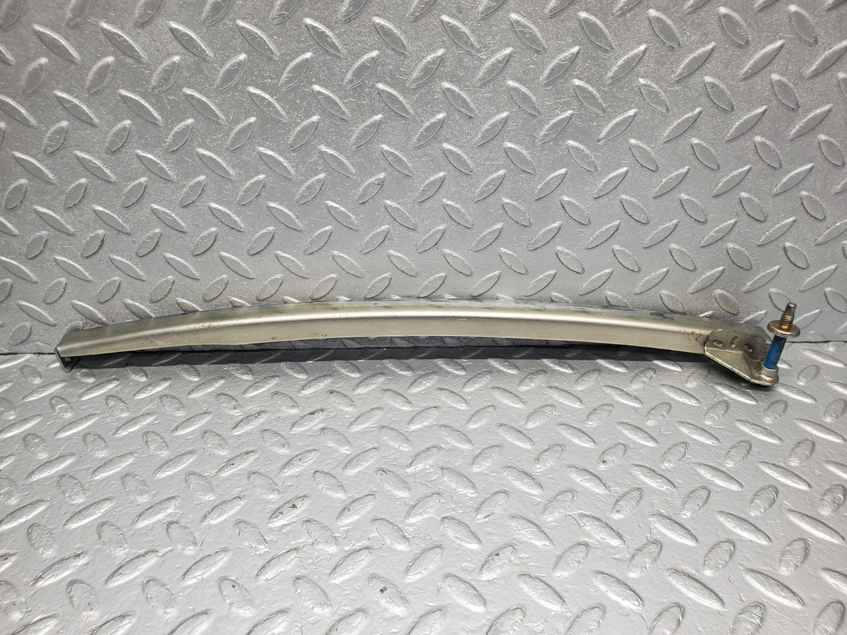 49196 Mercedes-Benz A124 320E Cabriolet Front Right Window Channel