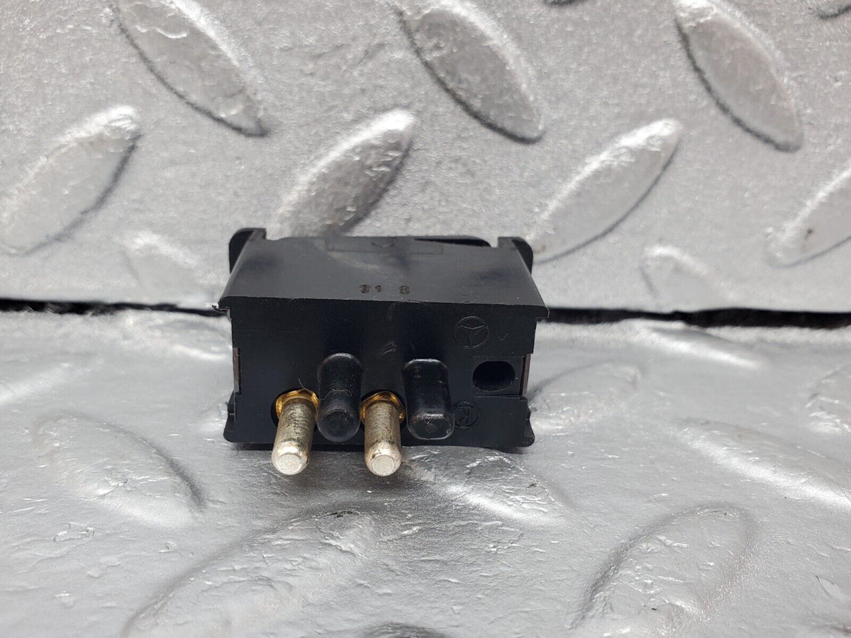 45653 Mercedes-Benz W126 420SE Interior Light Switch A0008205910