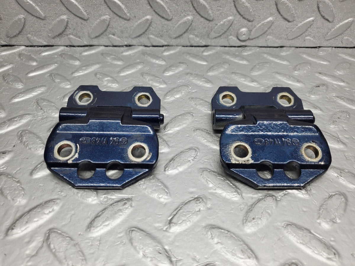49186 Mercedes-Benz A124 320E Cabriolet Door Hinge Left Side