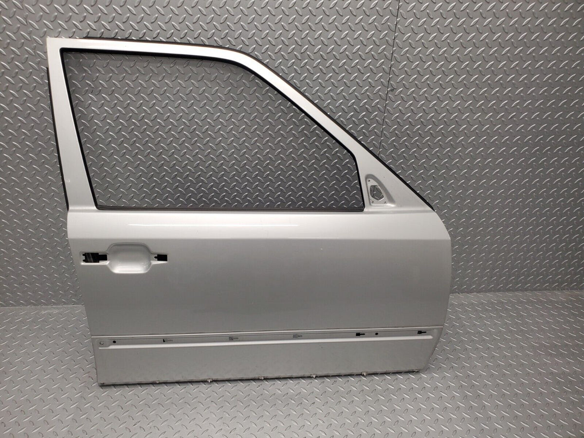 46121 Mercedes-Benz W124 Front Right Door