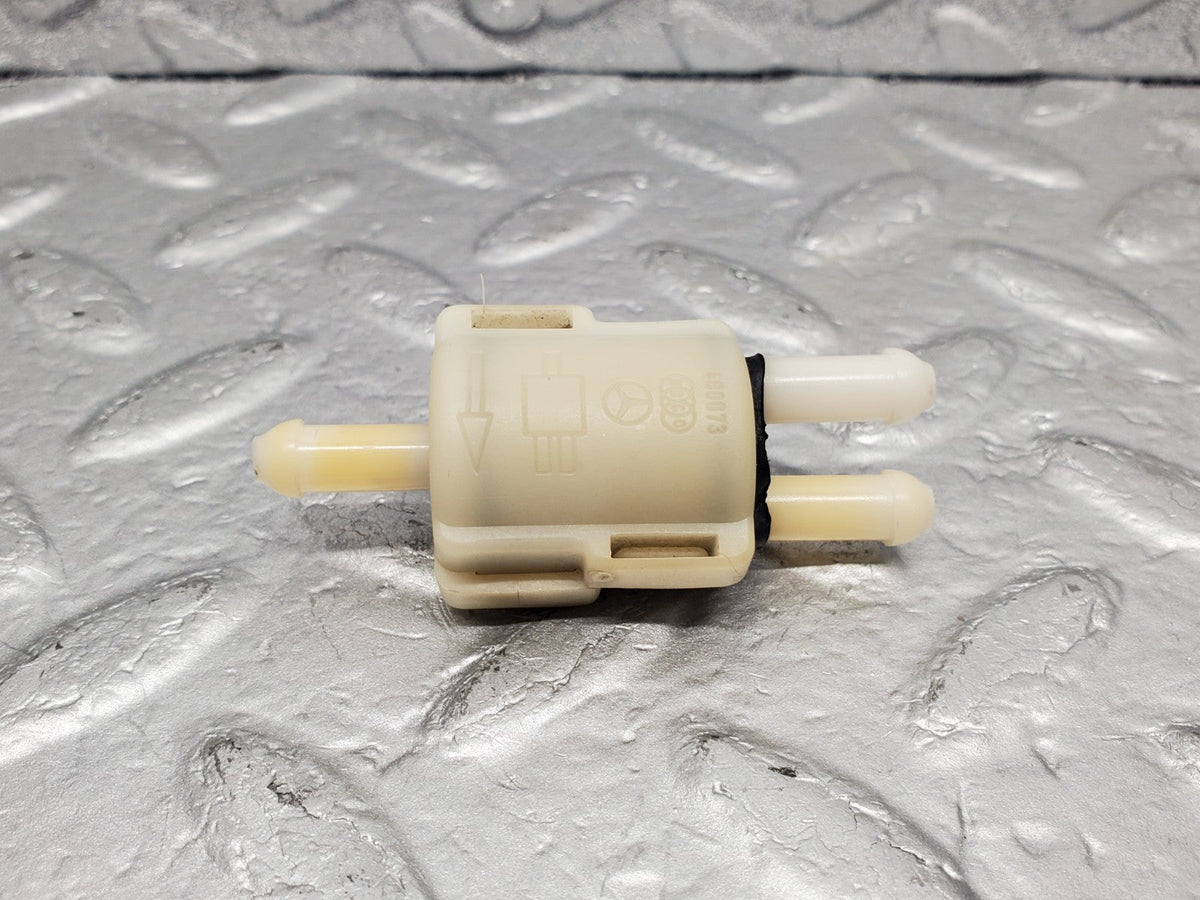 49584 Mercedes-Benz W123 W124 W201 Windscreen Washer Fluid Distributor