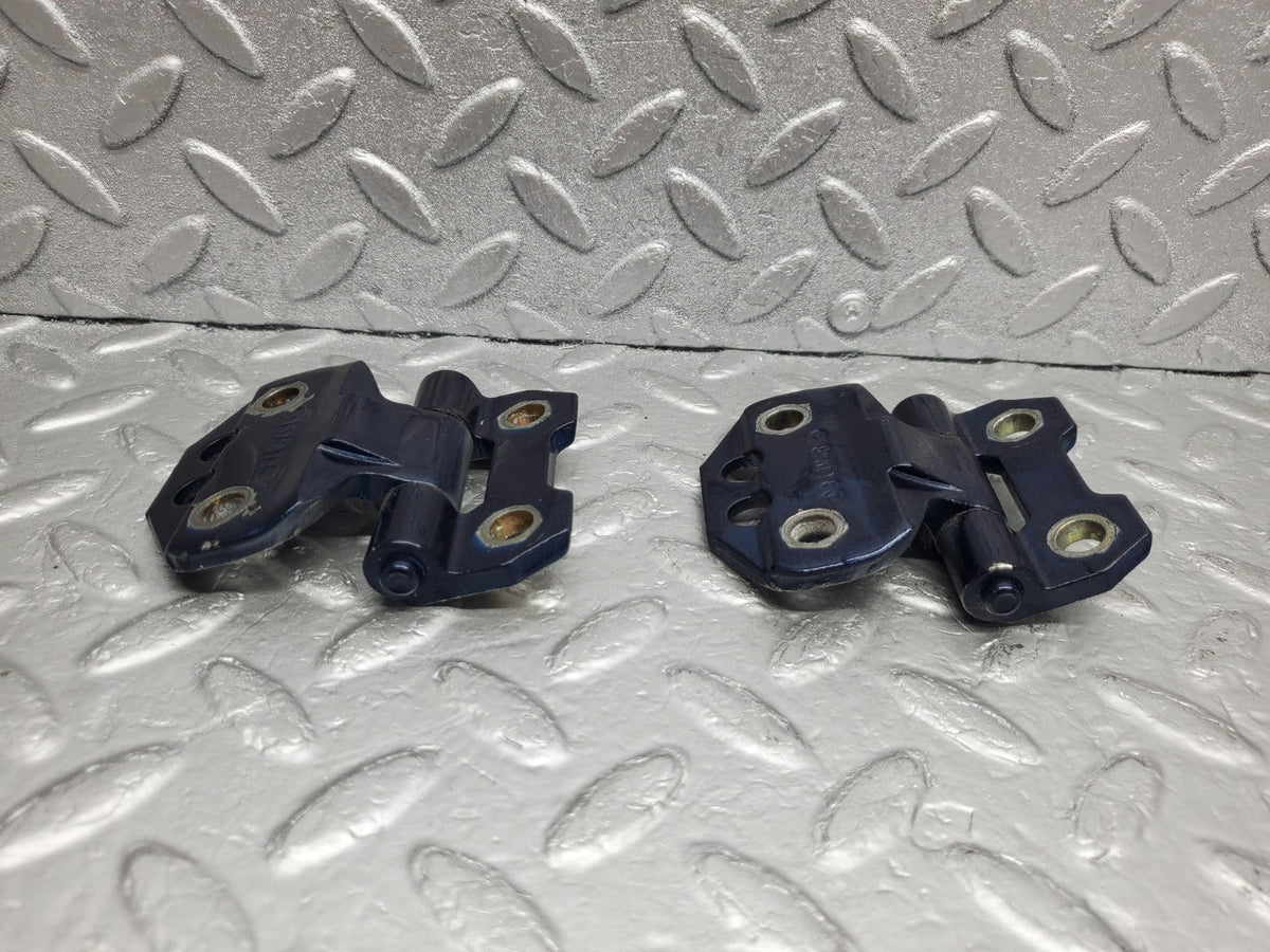 49187 Mercedes-Benz A124 320E Cabriolet Door Hinge Right Side