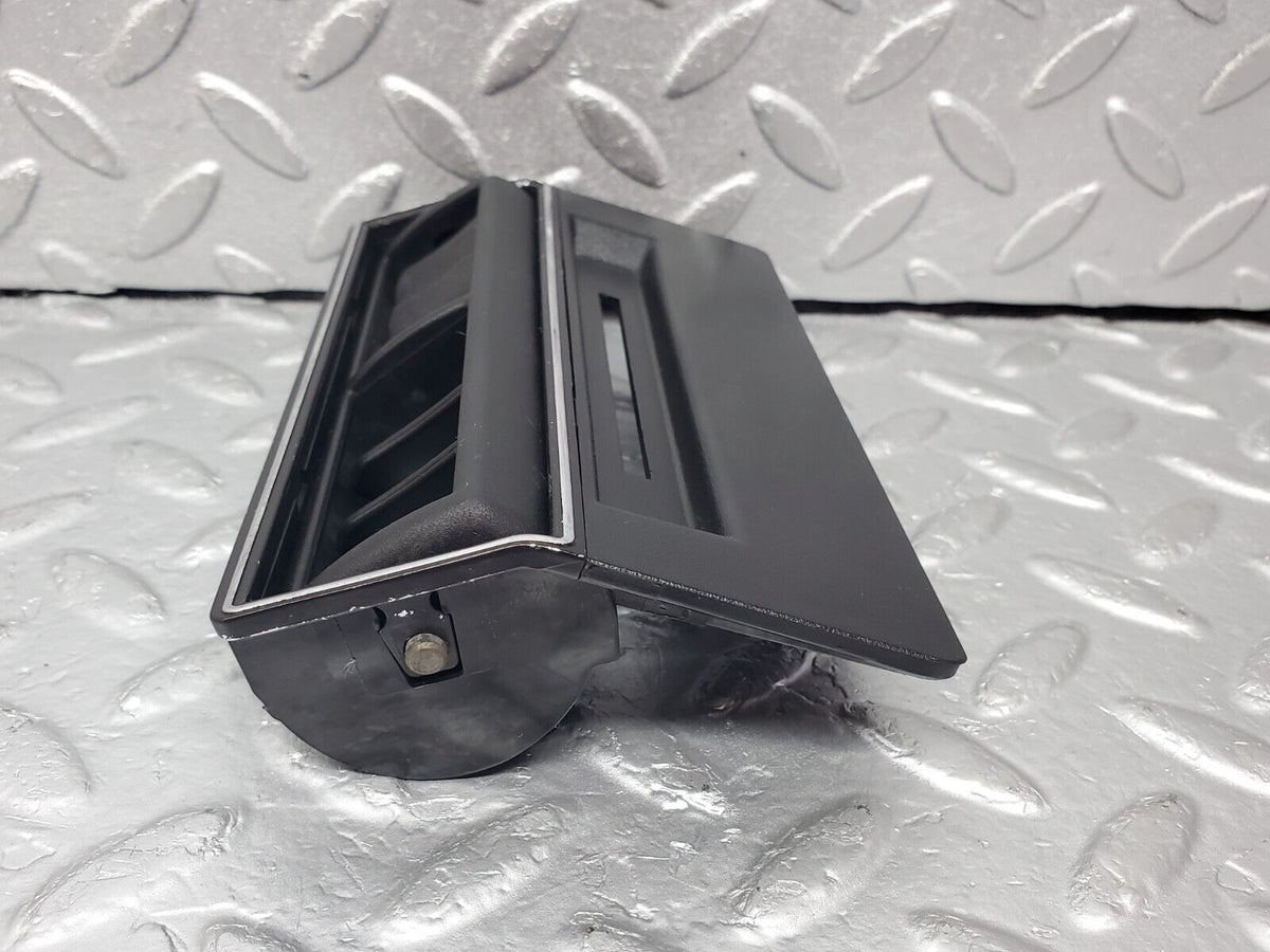 45584 Mercedes-Benz W126 420SE Centre Console Air Vent A1268300013