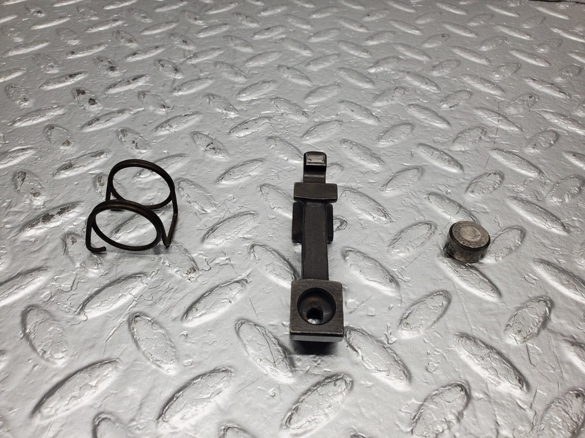 48876 Mercedes-Benz W108 Valve Rocker Arm With Retaining Spring & Tappet
