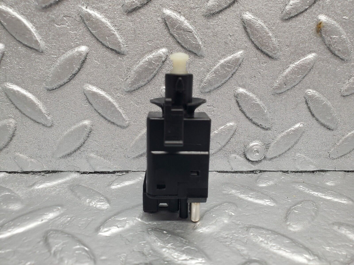 47100 Mercedes-Benz R129 320SL Coupe Brake Light Switch A0015450109