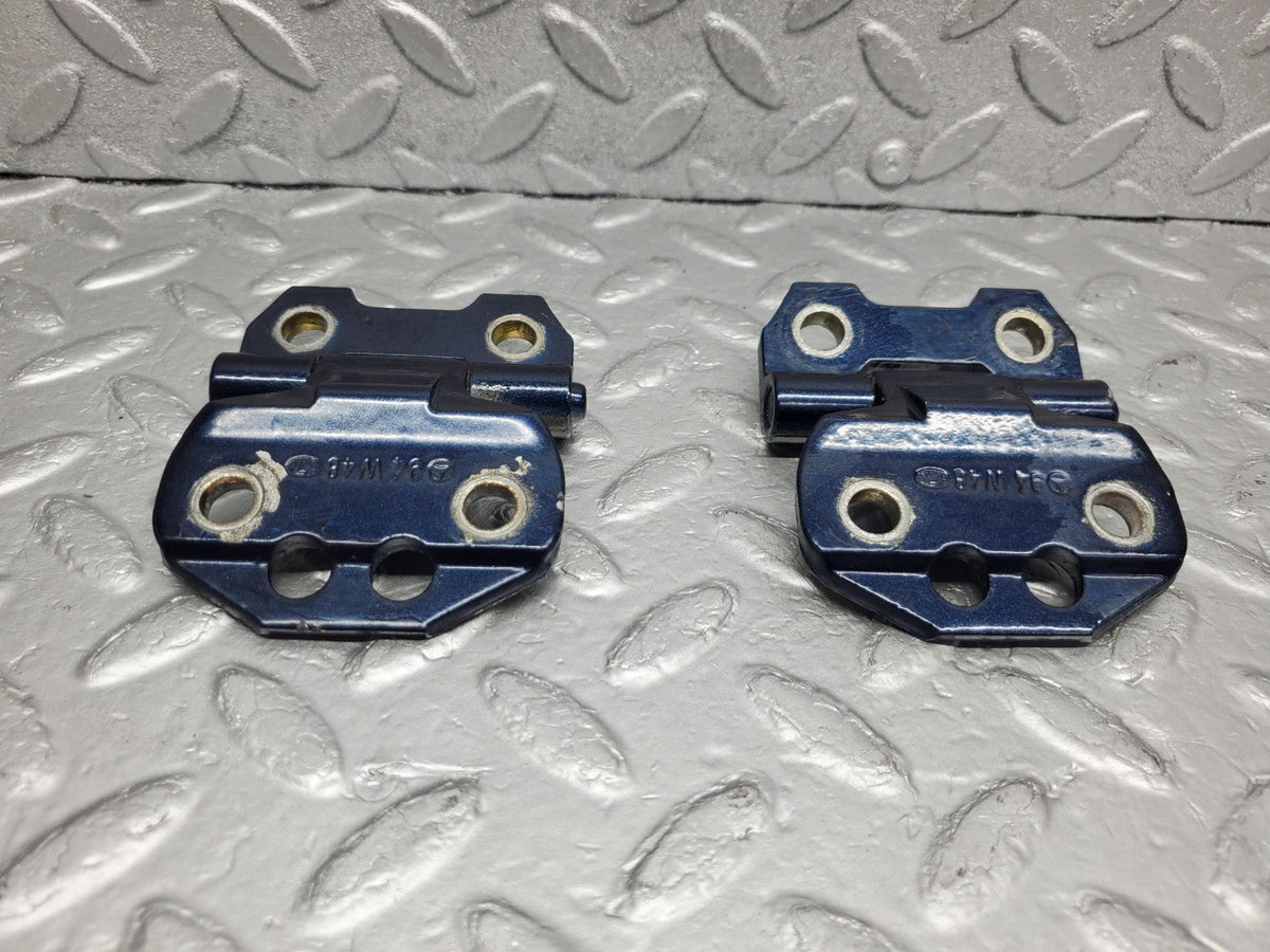 49187 Mercedes-Benz A124 320E Cabriolet Door Hinge Right Side