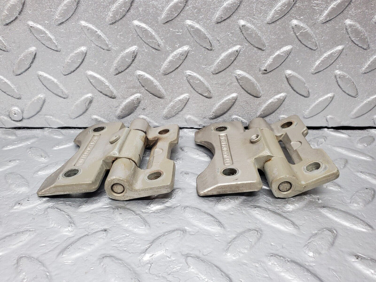 45551 Mercedes-Benz W126 420SE Door Hinge Pair Right Side A1237200037