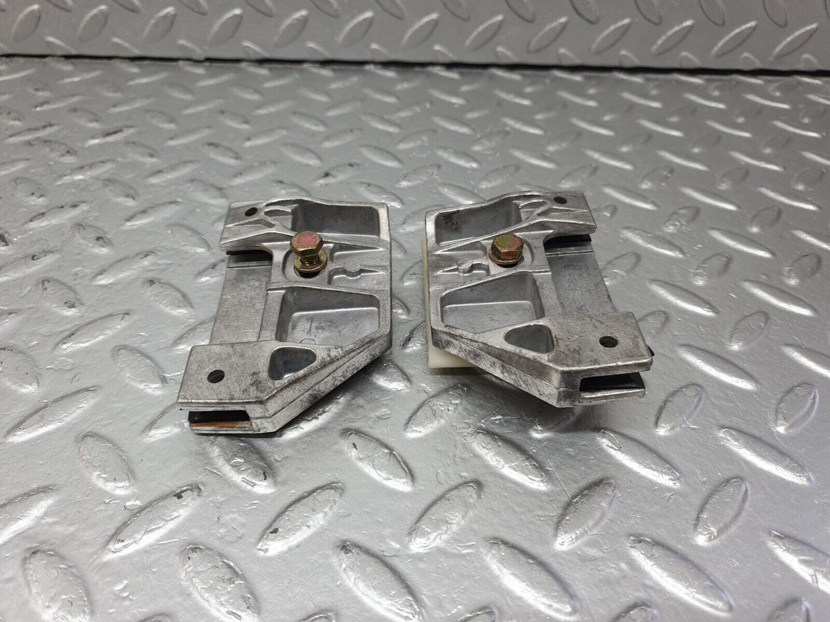 42506 Mercedes-Benz R129 320SL Coupe Door Window Guide Bracket A1247250132 A1247250232
