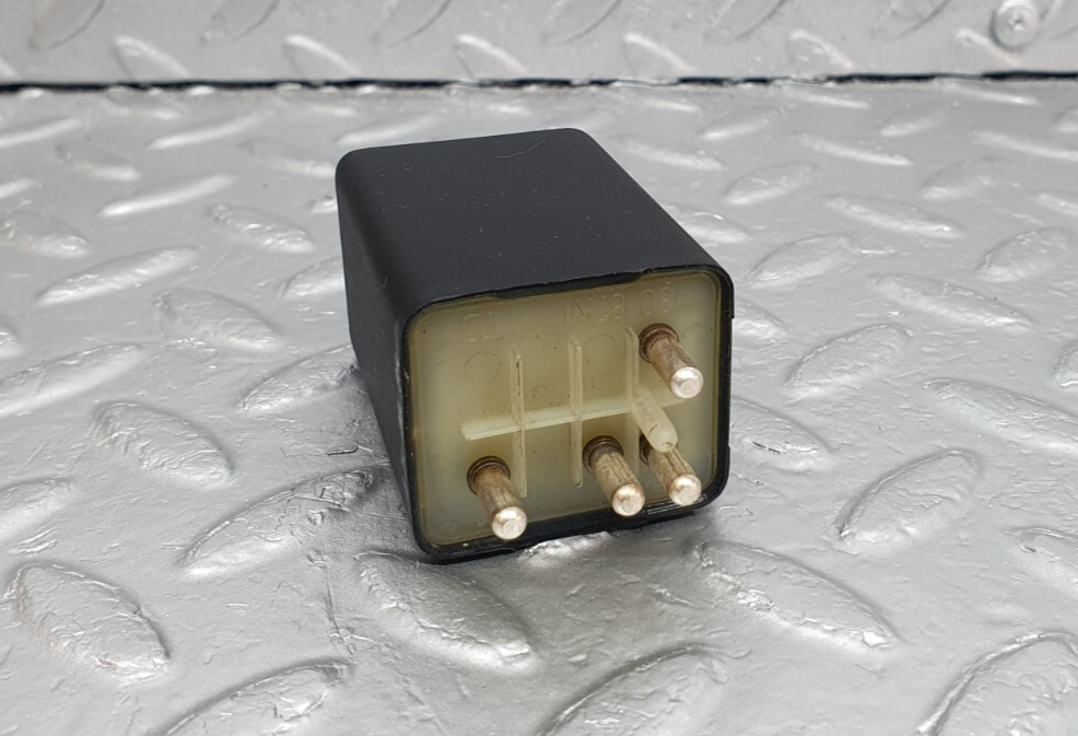 42903 Mercedes-Benz W201 190 2.0L Multi Purpose Relay A0015457305
