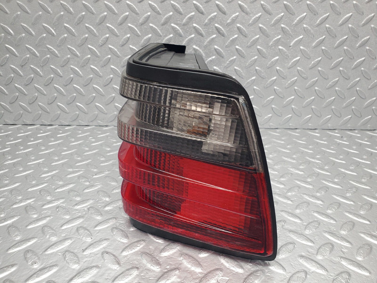 48940 Mercedes-Benz A124 320E Cabriolet Tail Light Right Side Hella