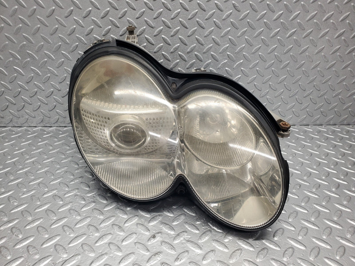 51211 Mercedes-Benz R230 Headlight Right Side Hella A2308207461 1305235461