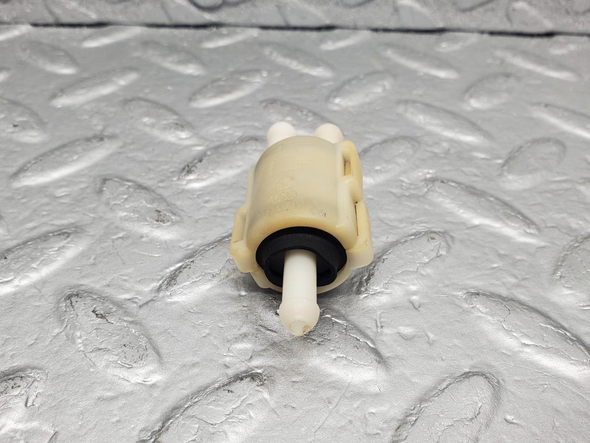 49586 Mercedes-Benz W123 W124 W201 Windscreen Washer Fluid Distributor