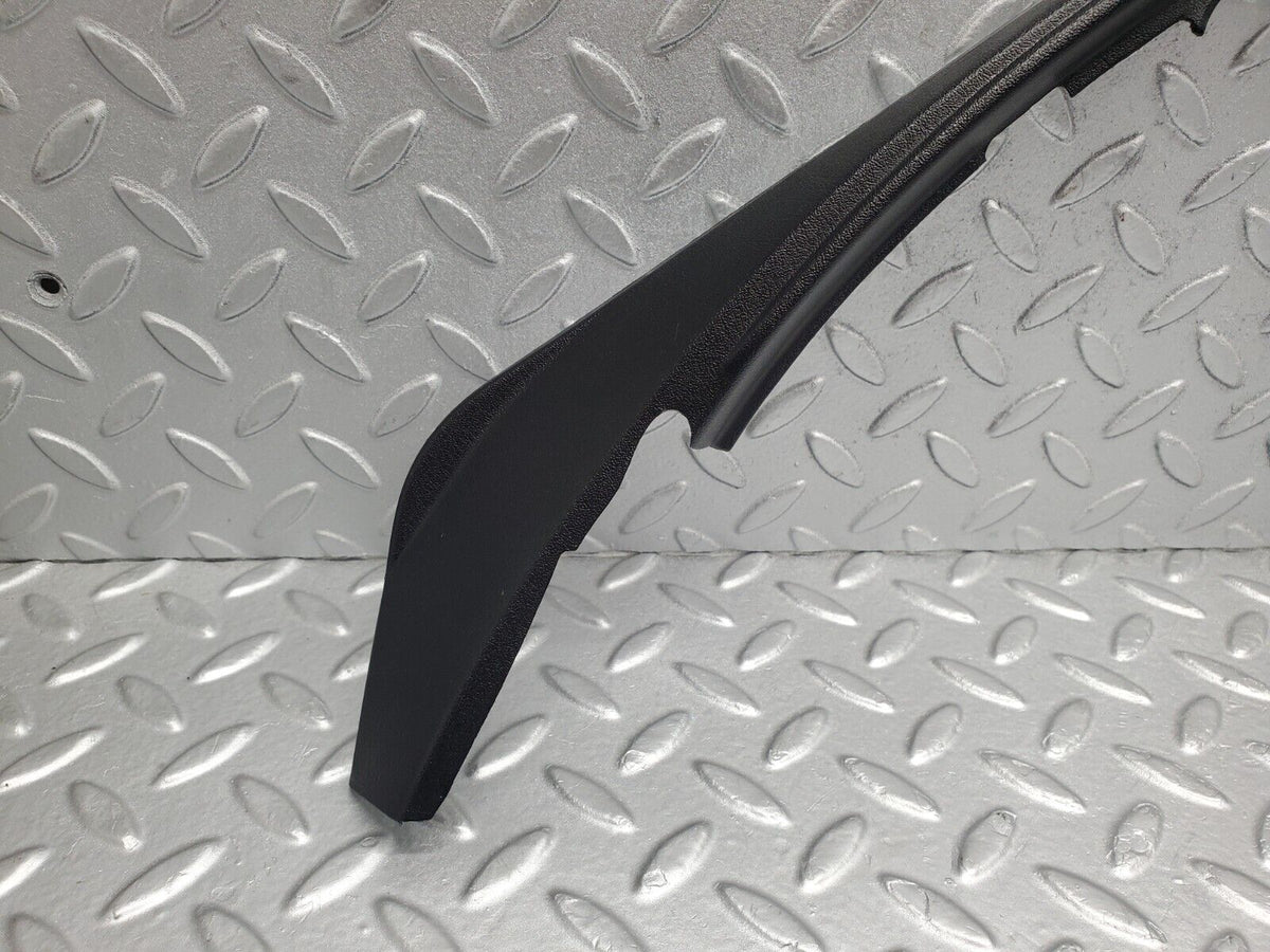 46250 Mercedes-Benz W124 280E Front Right Door Window Frame Trim A1247250271