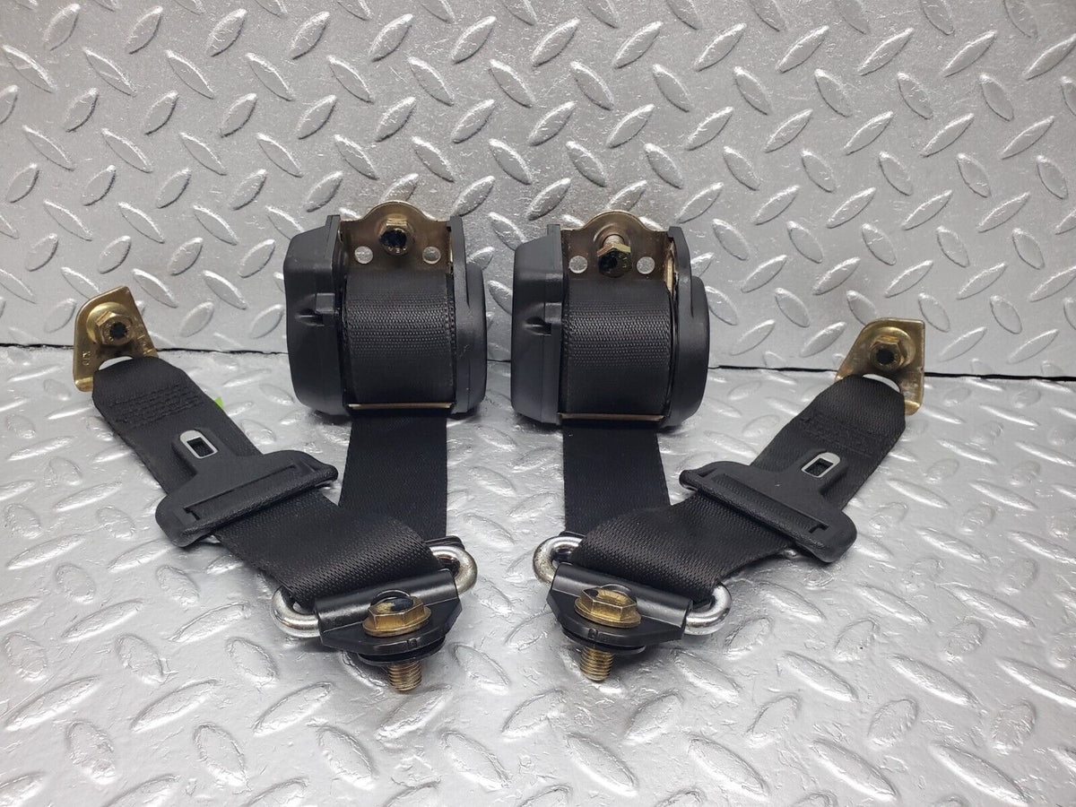 45865 Mercedes-Benz W126 420SE Rear Seat Belt Set With Buckles A1268601886 A1248601185 A1268601396