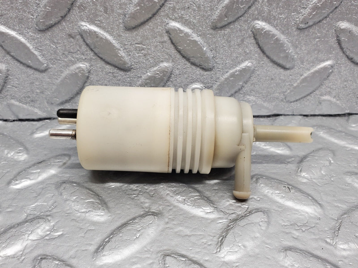 48918 Mercedes-Benz A124 320E Cabriolet Windscreen Washer Pump Hella A1248690421