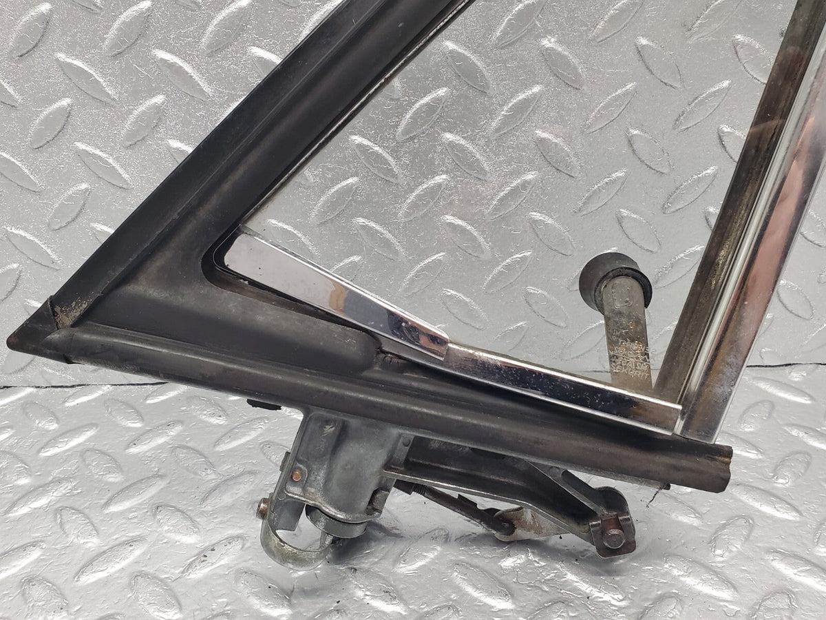 48551 Mercedes-Benz W108 Front Left Quarter Window