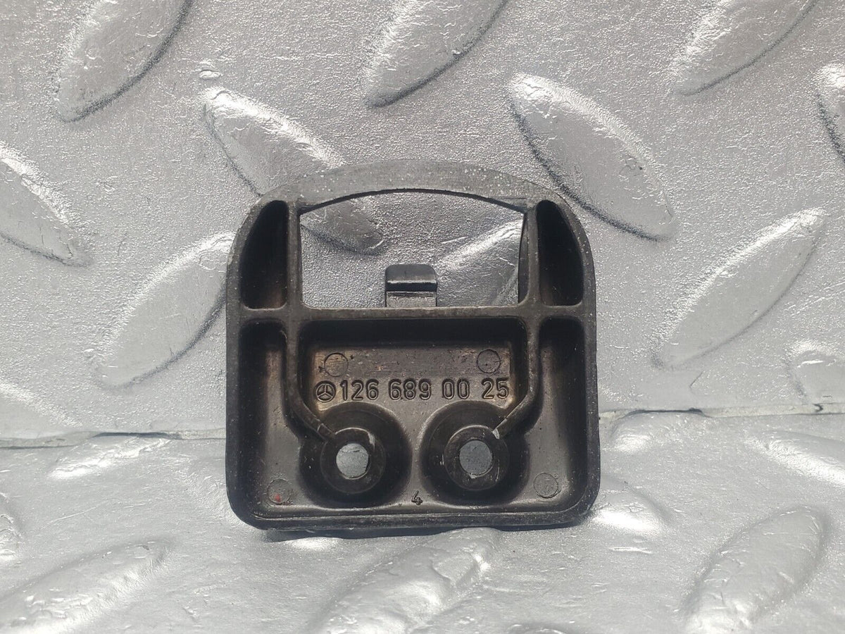 46042 Mercedes-Benz W126 420SE Glove Box Lock Latch A1266890025