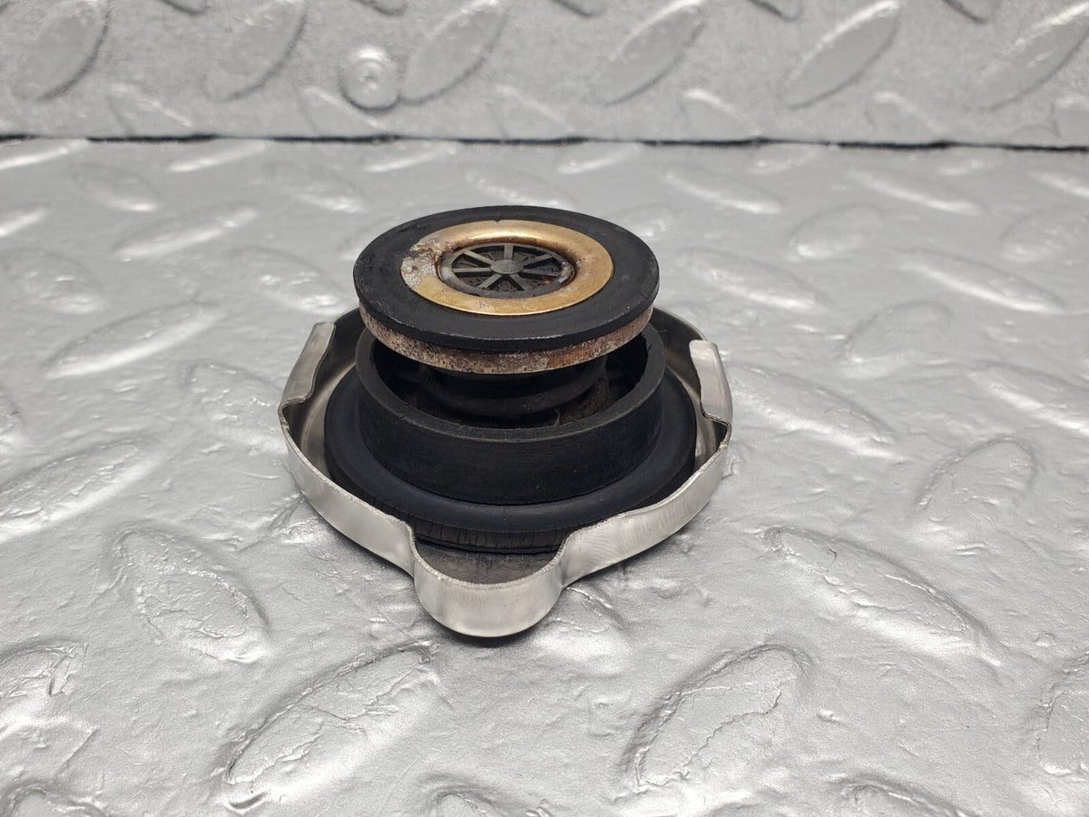 48917 Mercedes-Benz A124 320E Cabriolet Radiator Cap